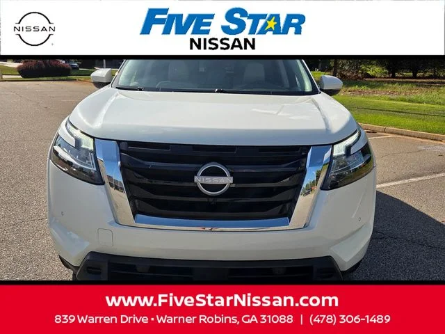 Used 2024 White Nissan SL image 2