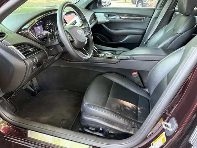 Used 2020 GARNET METALLIC Cadillac Luxury image 9