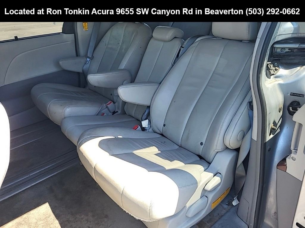 Used 2014 Silver Sky Metallic Toyota XLE image 12