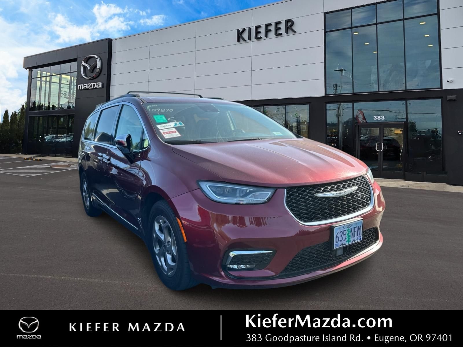 2023 Chrysler Pacifica Limited's photo