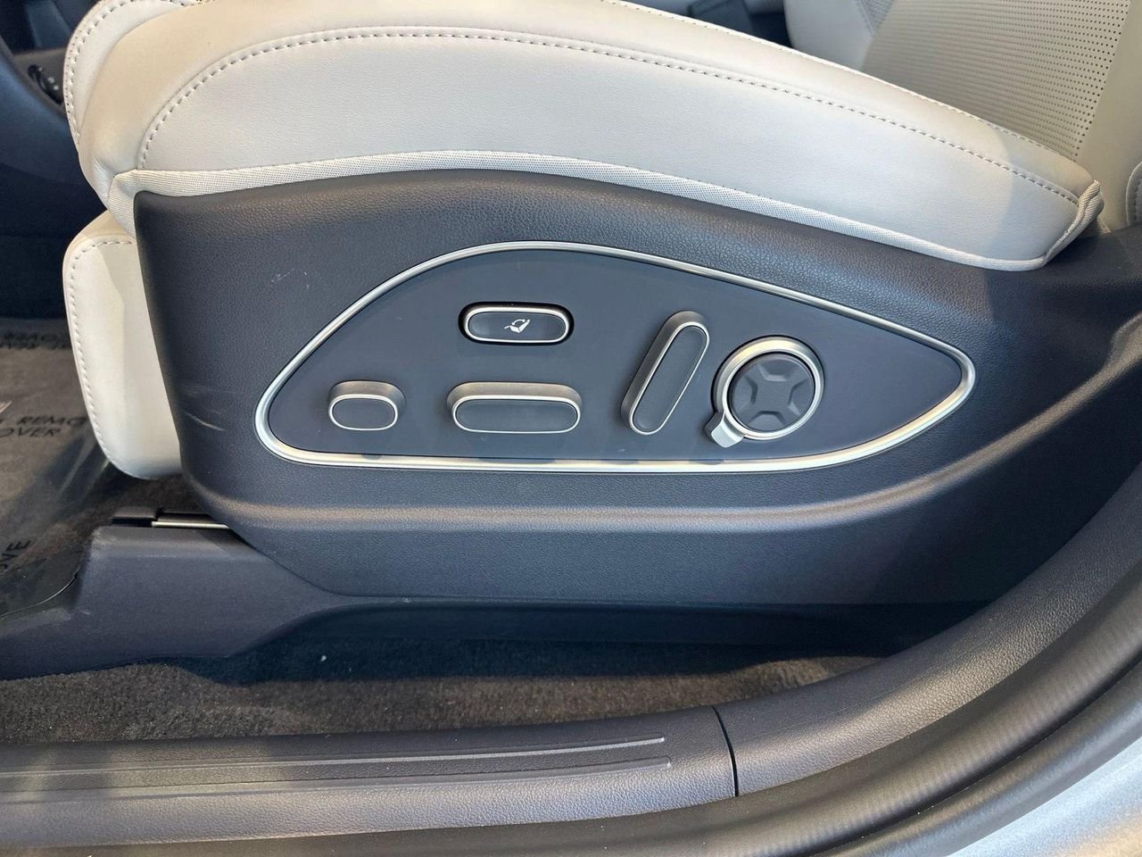 New 2026 Silver Hyundai Calligraphy image 103