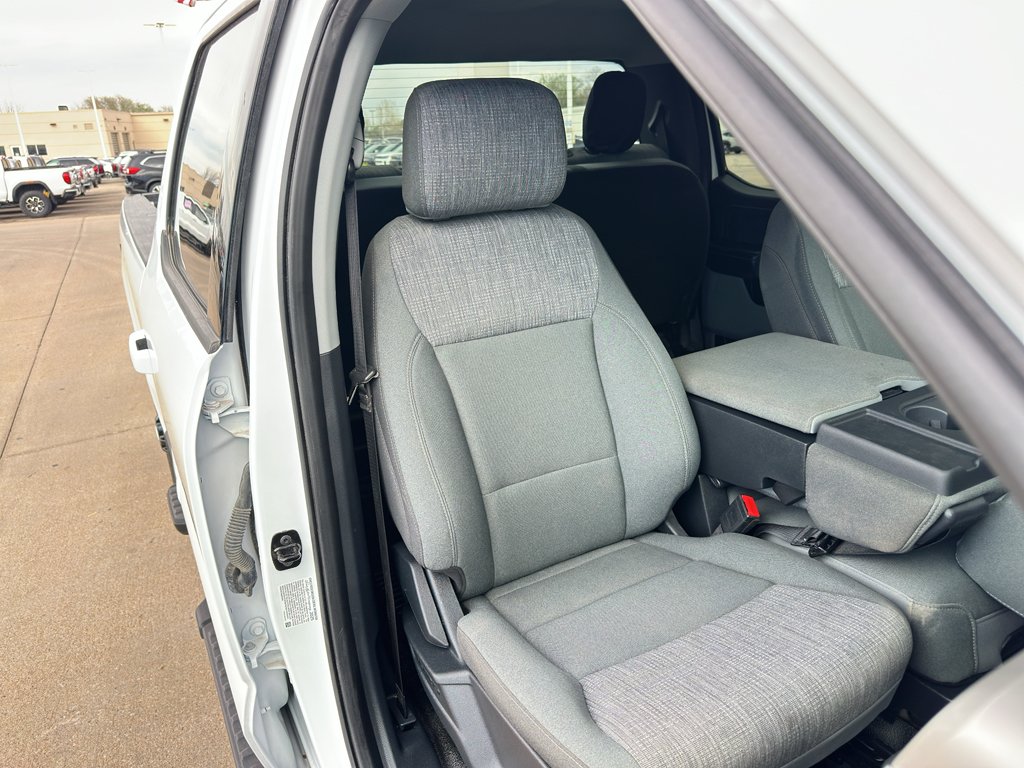 Used 2025 Oxford White Ford XLT image 32