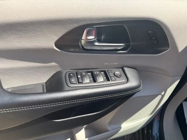 Used 2023 Gray Chrysler Touring L image 23