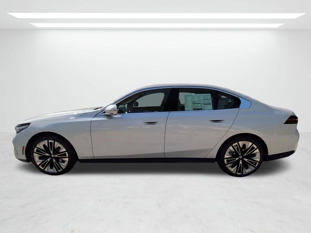 New 2026 White Metallic BMW eDrive40 image 7