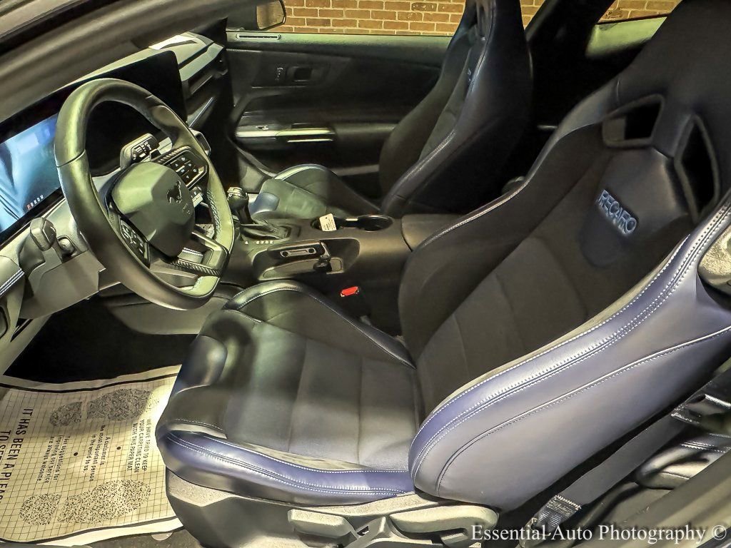 2024 FORD MUSTANG - Image 13