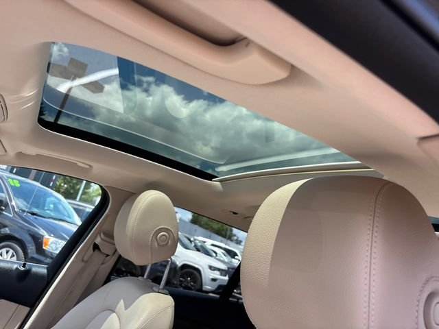 Used 2019  Mercedes-Benz GLC 300 image 14