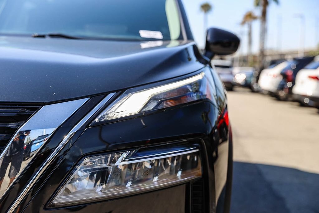 Used 2023 Black Nissan SV image 10