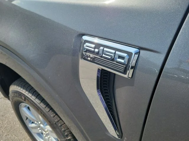 New 2026 Carbonized Gray Metallic Ford XLT image 9