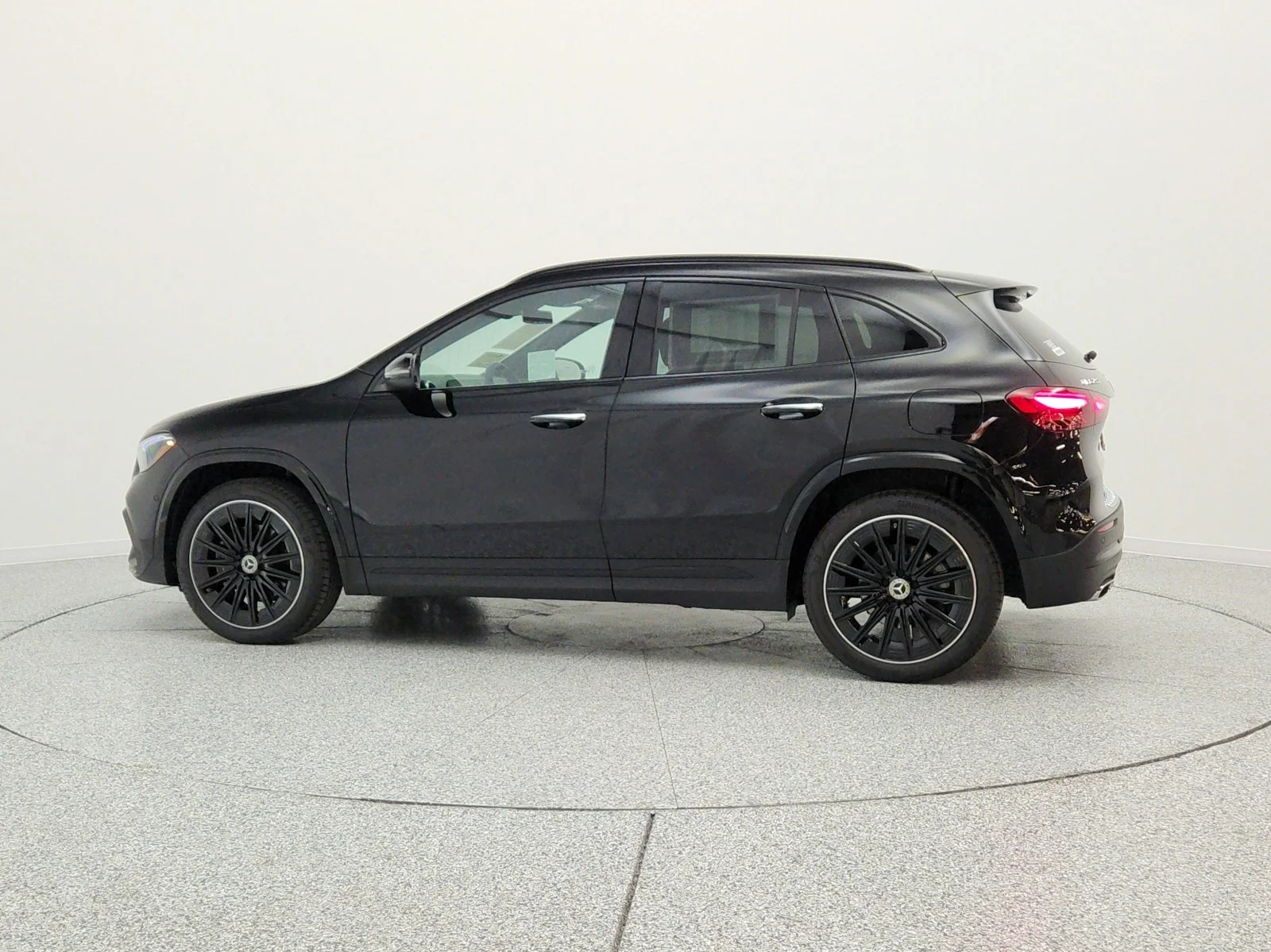 Used 2026 Night Black Mercedes-Benz GLA 250 SUV image 8