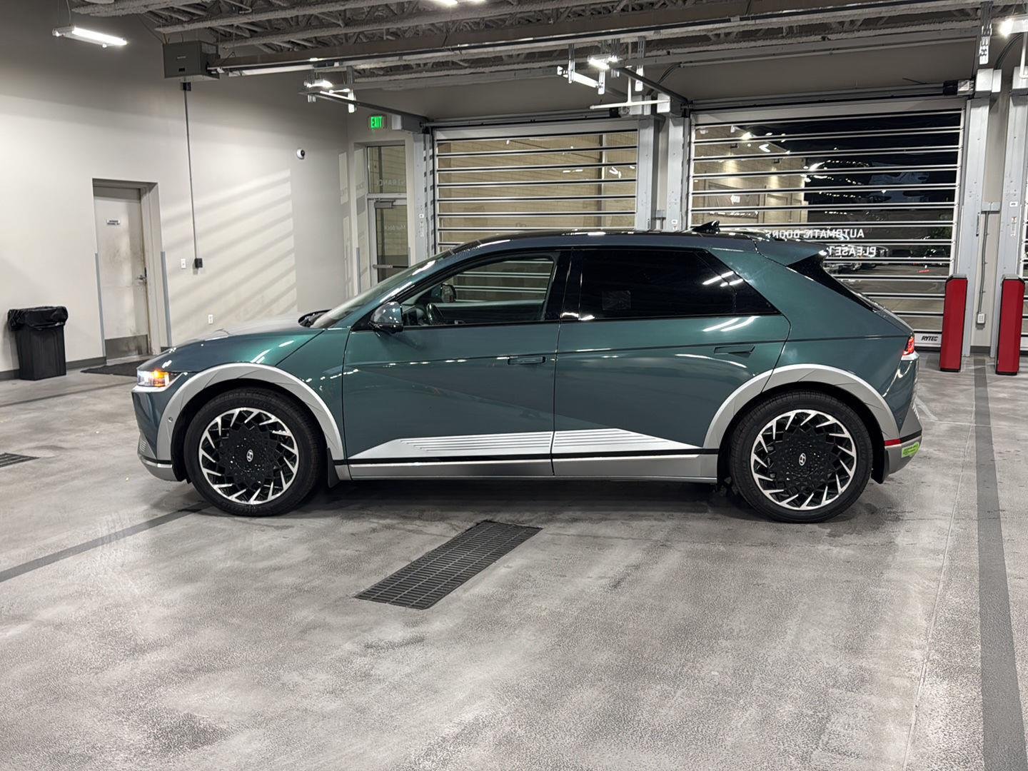 2023 Hyundai IONIQ 5 Limited - Photo 10