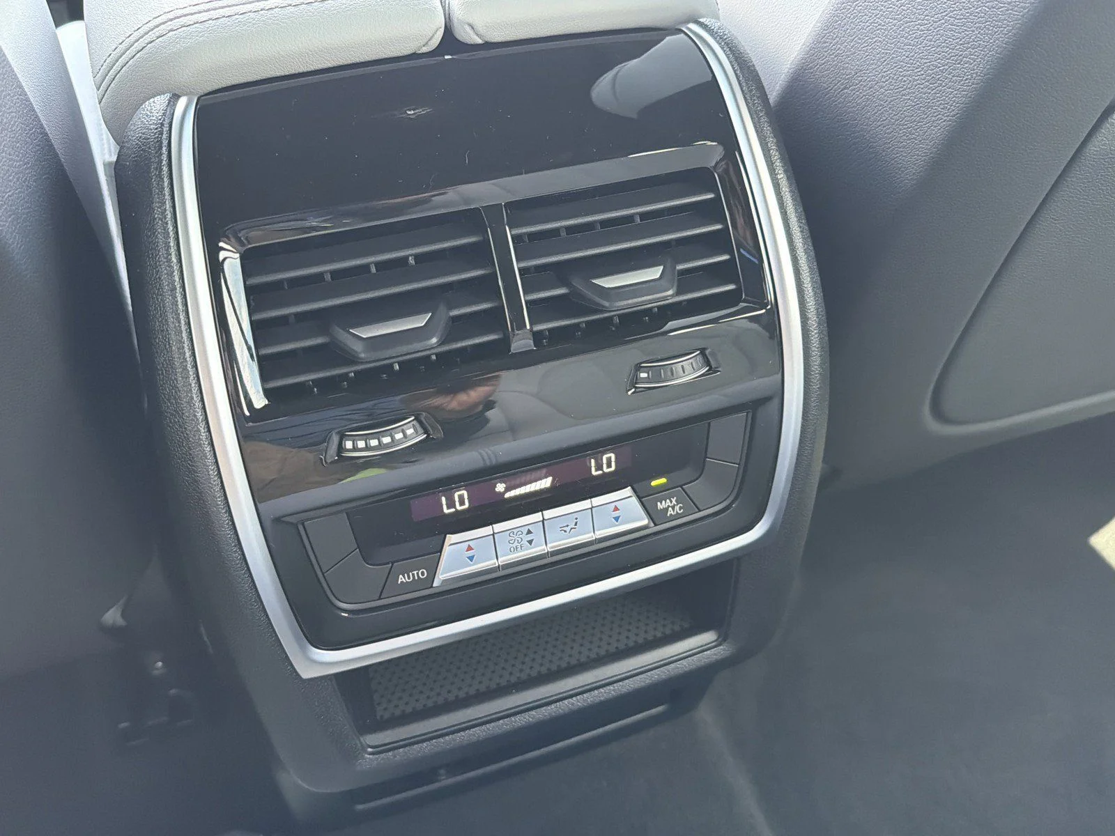 New 2026 Dravit Grey Metallic BMW sDrive40i image 19