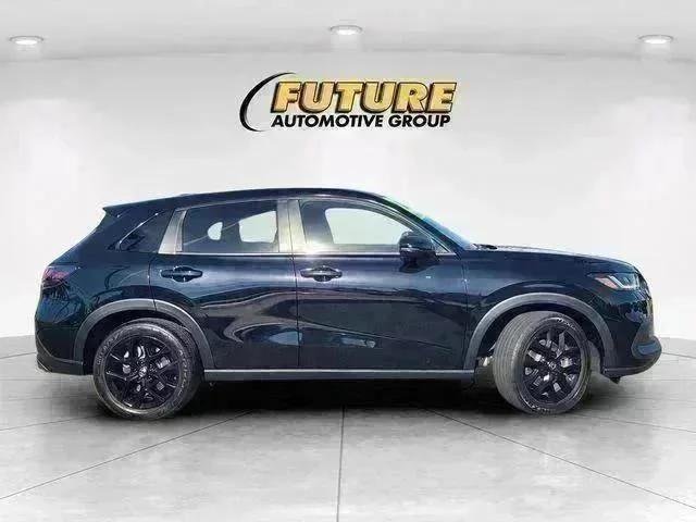 Used 2023  Honda Sport image 3