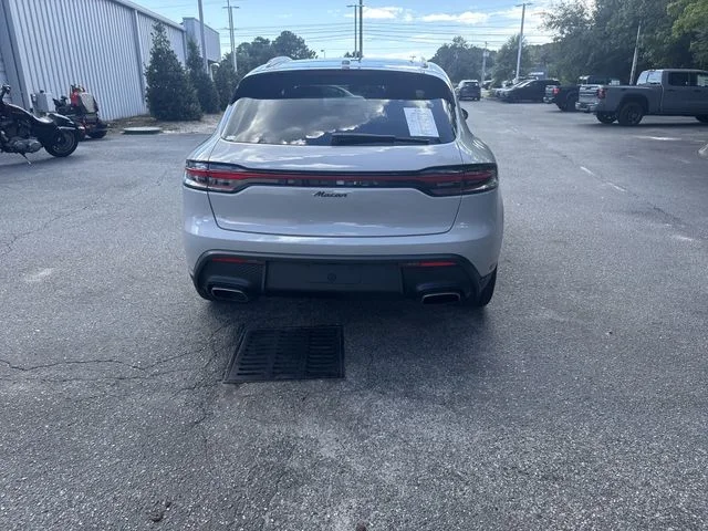 Used 2025  Porsche Base image 6