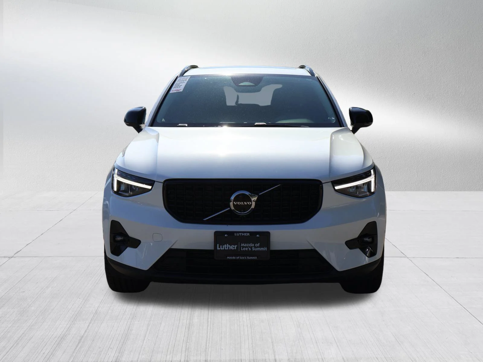Used 2024 Volvo XC40 Plus with VIN YV4L12UL5R2224275 for sale in Kansas City