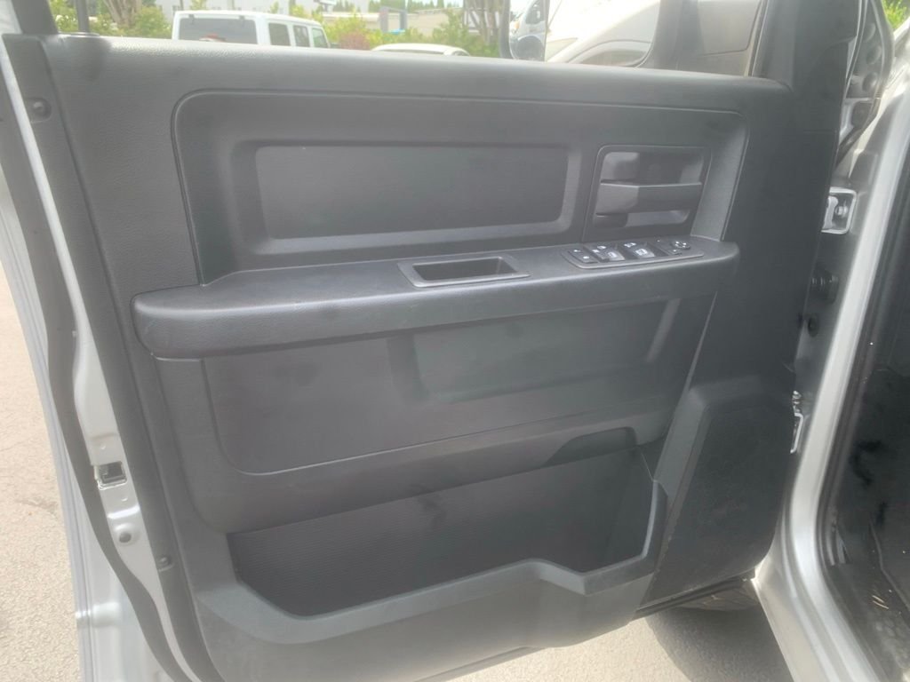 Used 2018 Bright Silver Clearcoat Metallic Ram Tradesman image 12