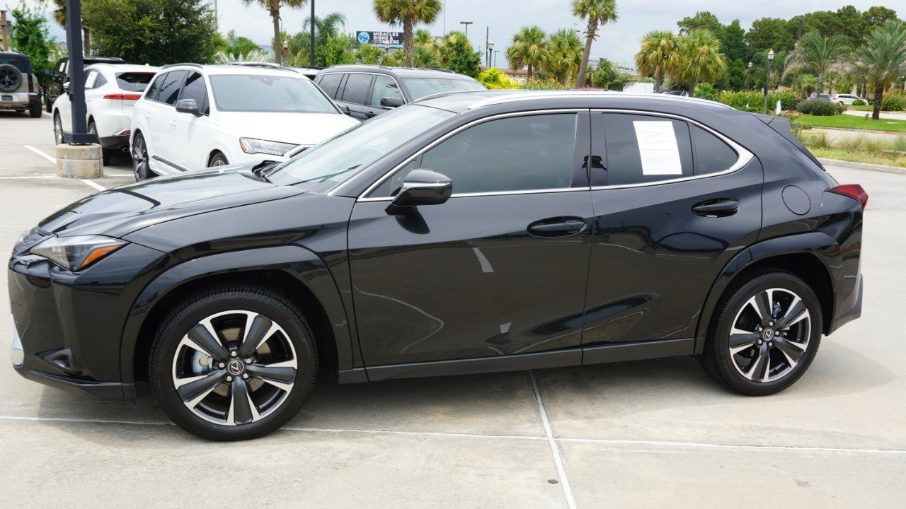Certified Used 2026 Black Lexus UX 300h Premium image 5