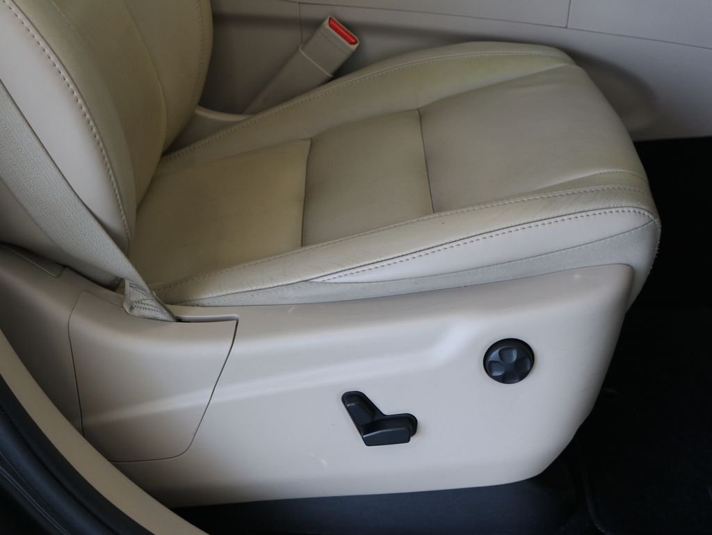 Used 2011 Gray Jeep Limited image 45