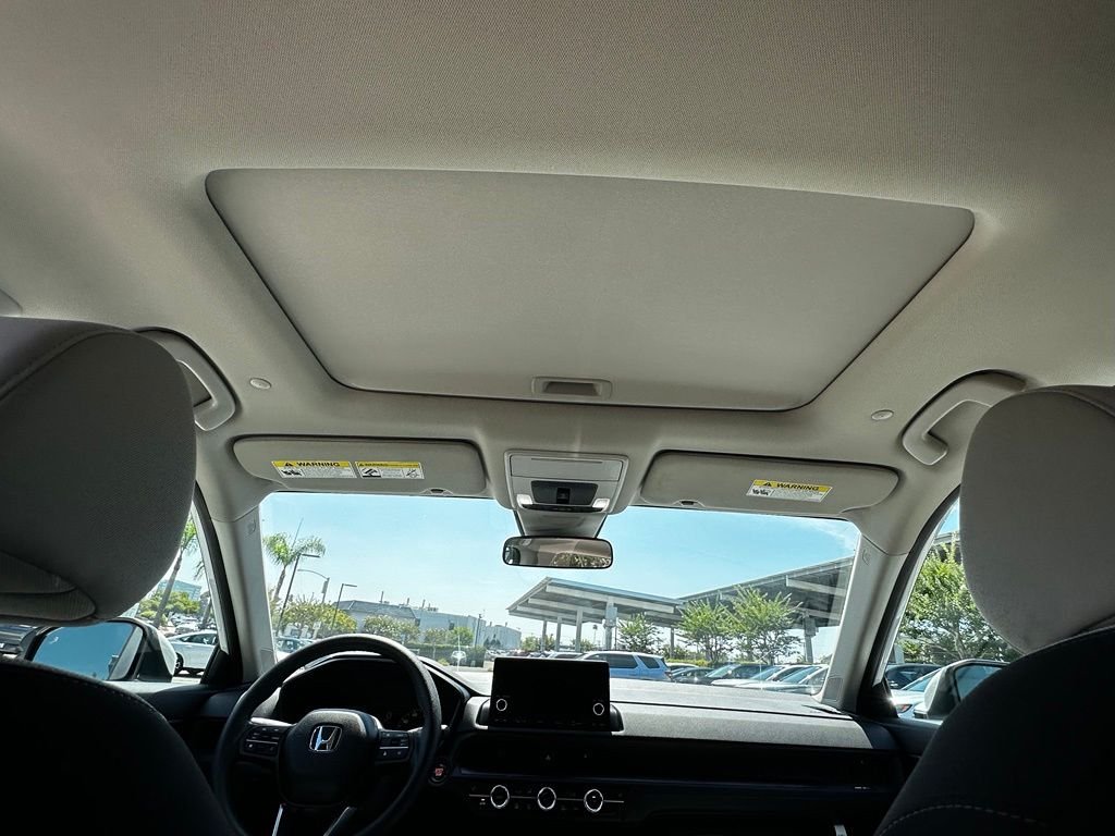 Used 2025 White Honda EX image 19