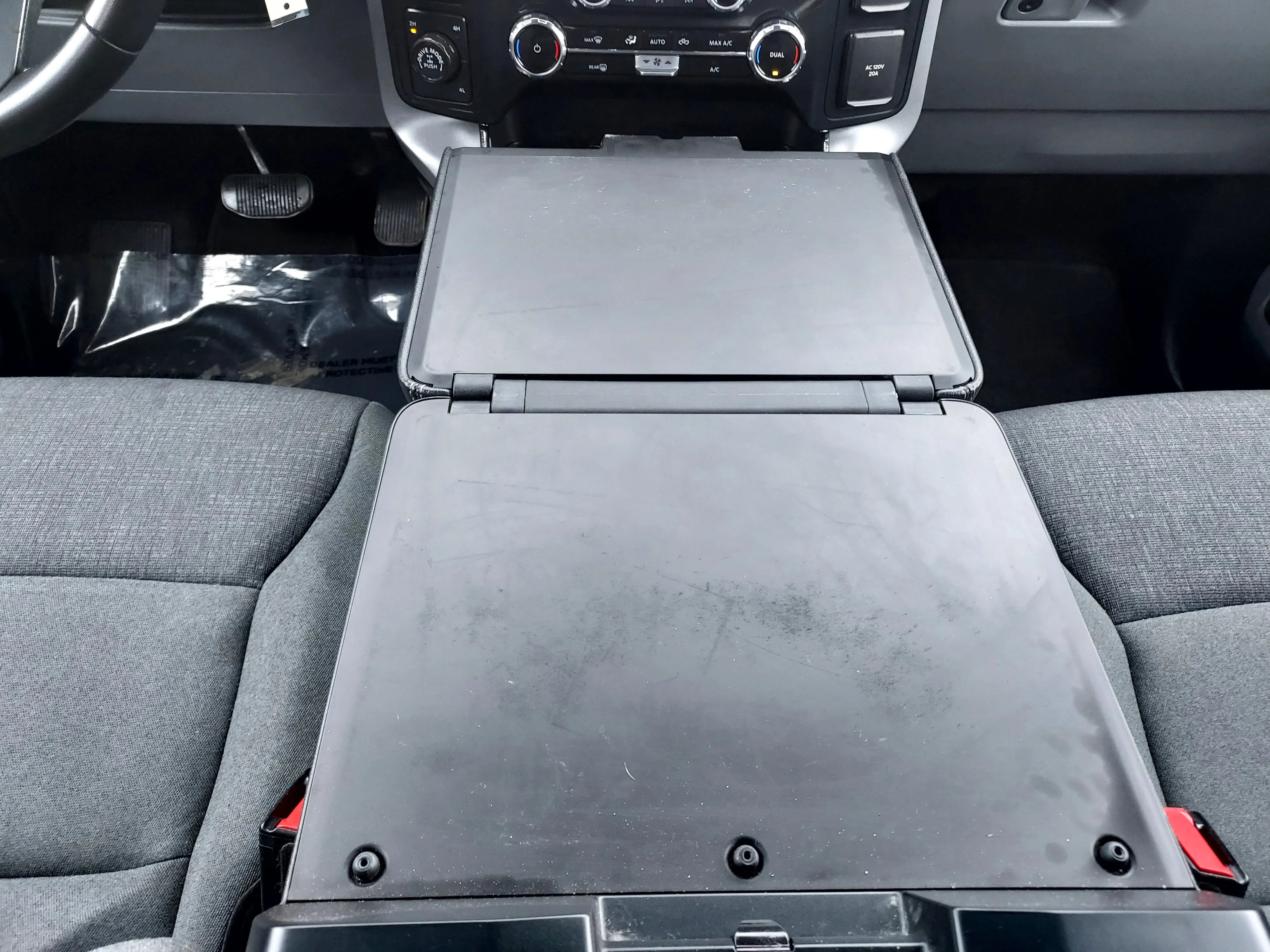 Used 2024 Gray Ford XLT image 17