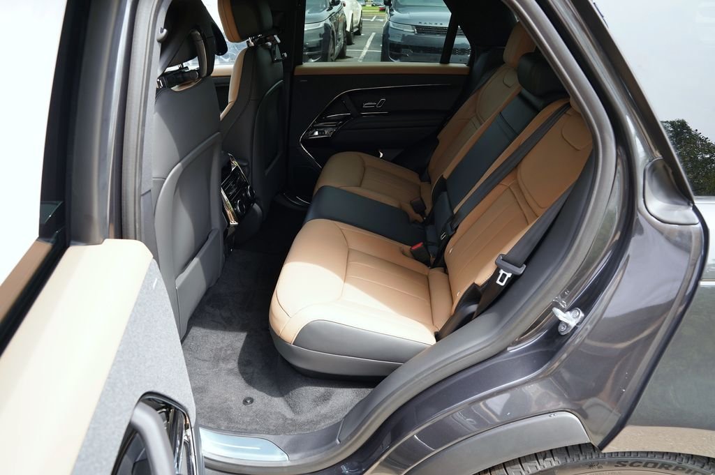New 2026 Carpathian Grey Land Rover Dynamic SE image 33
