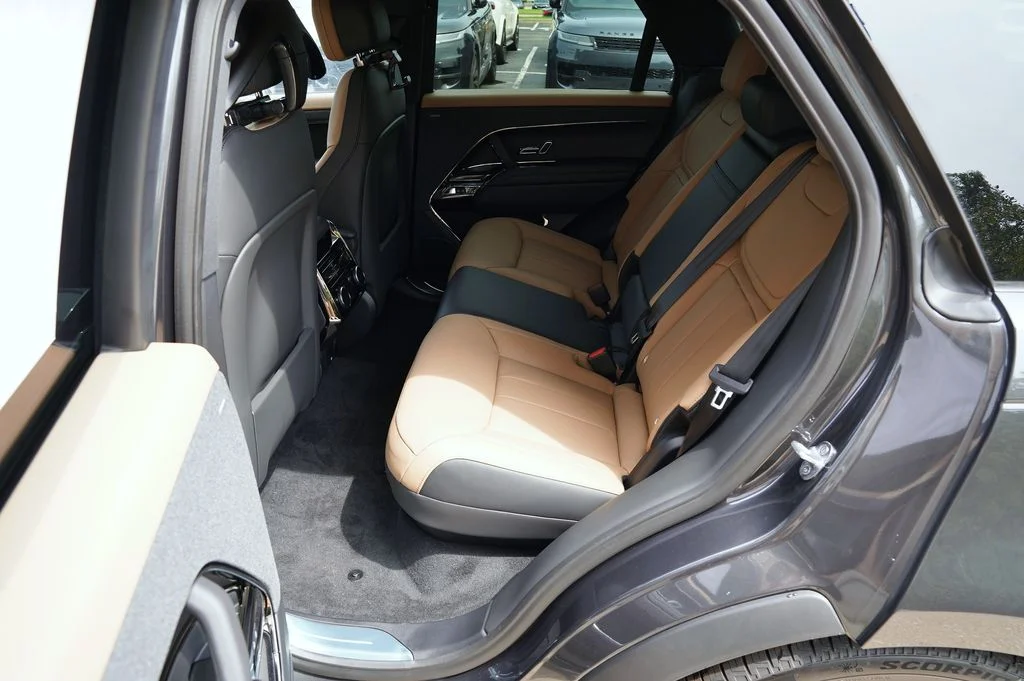 New 2026 Carpathian Grey Land Rover Dynamic SE image 33