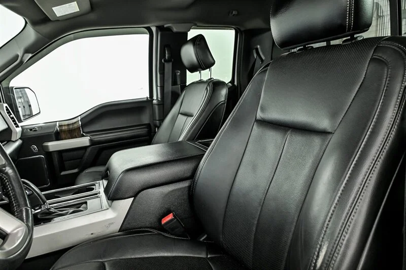 Used 2018 White Platinum Metallic Tri-Coat Ford Lariat image 15