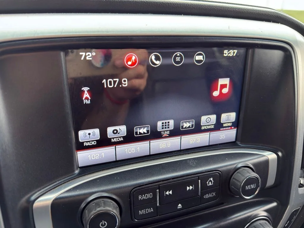 Used 2016 White GMC SLT image 37