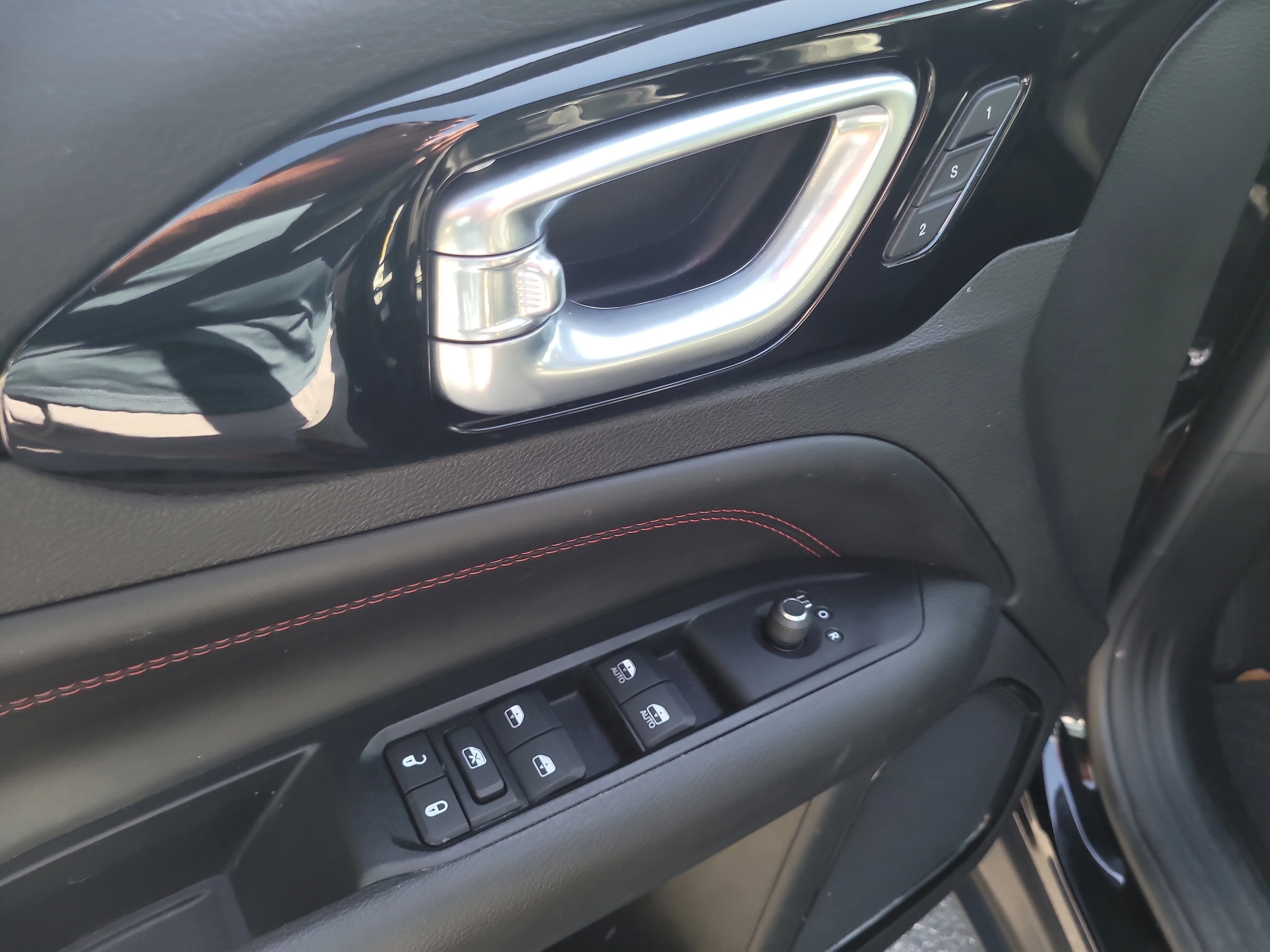 Used 2022 Diamond Black Crystal Pearlcoat Jeep Trailhawk image 18