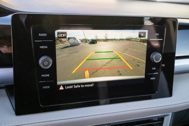 2025 Volkswagen Taos SEL - Photo 21