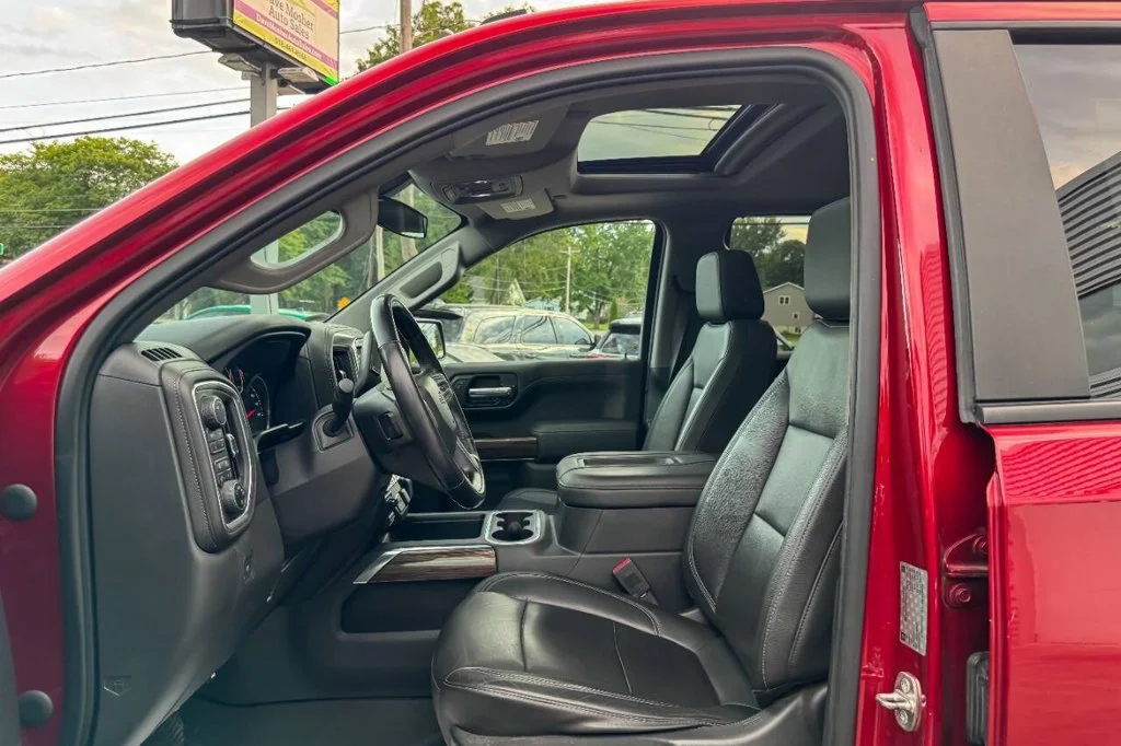 Used 2019 Red Chevrolet LT Trail Boss image 5