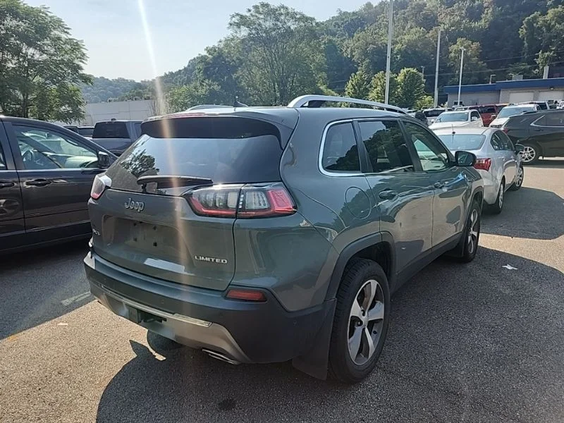 Used 2021 Gray Jeep Limited image 9