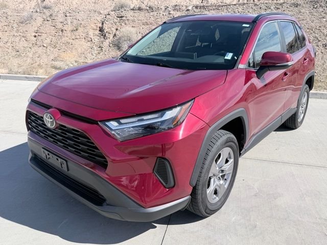 2023 Toyota RAV4 XLE FWD's photo