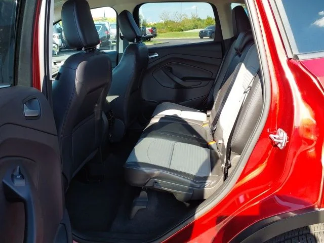 Used 2018 Red Ford SE image 19