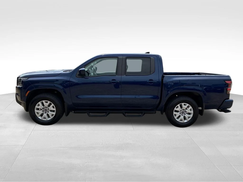 Used 2022 Blue Nissan SV image 2