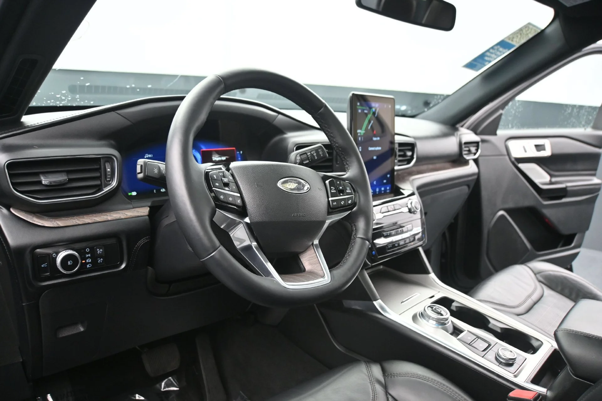 Used 2022 Black Ford Platinum image 22
