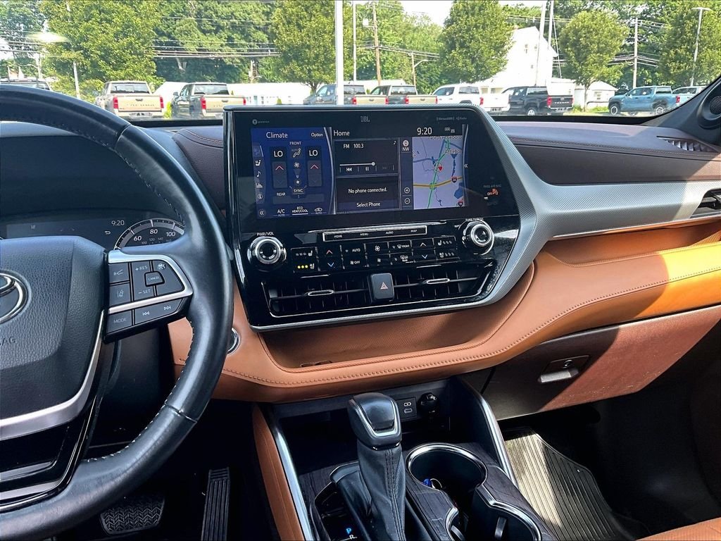 Used 2022 Black Toyota Platinum image 19
