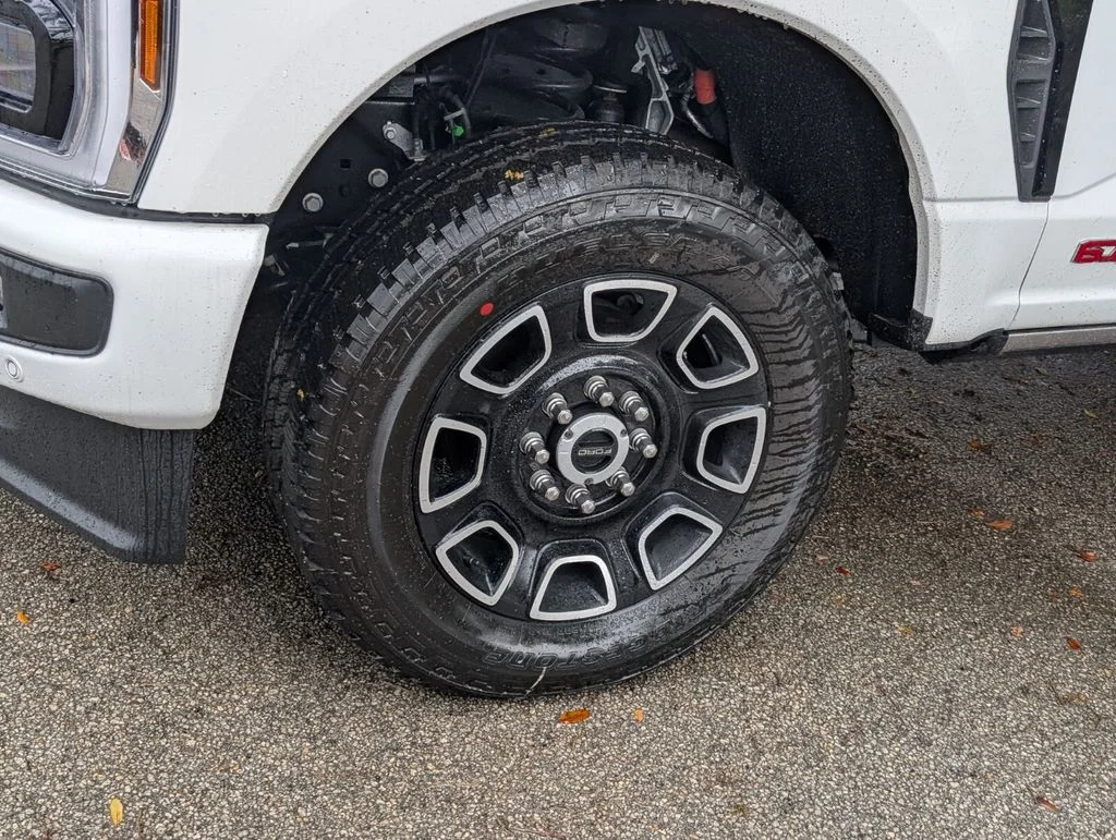 New 2026 Star White Metallic Tri-Coat Ford F-250® Platinum® image 4