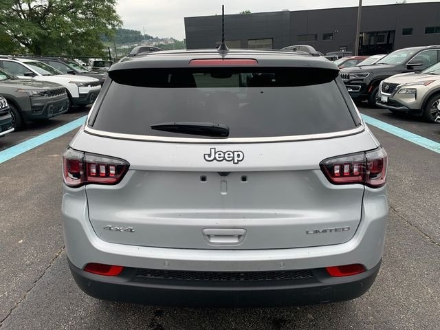 New 2026 Silver Zynith Metallic Clearcoat Jeep Limited image 3