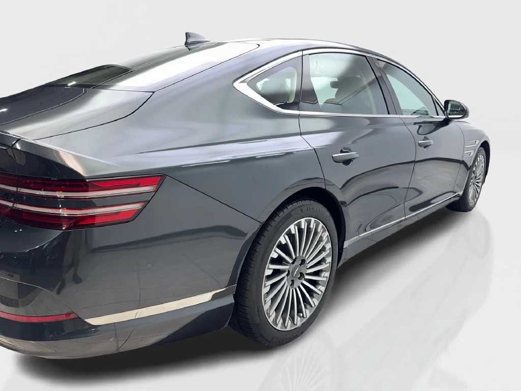 Used 2023 Green Genesis Base image 15