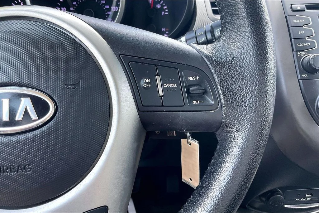 Used 2012 Green Kia Plus image 19