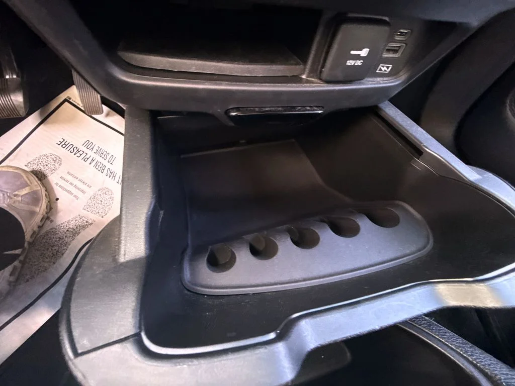Used 2022 Red Chrysler Touring L image 23
