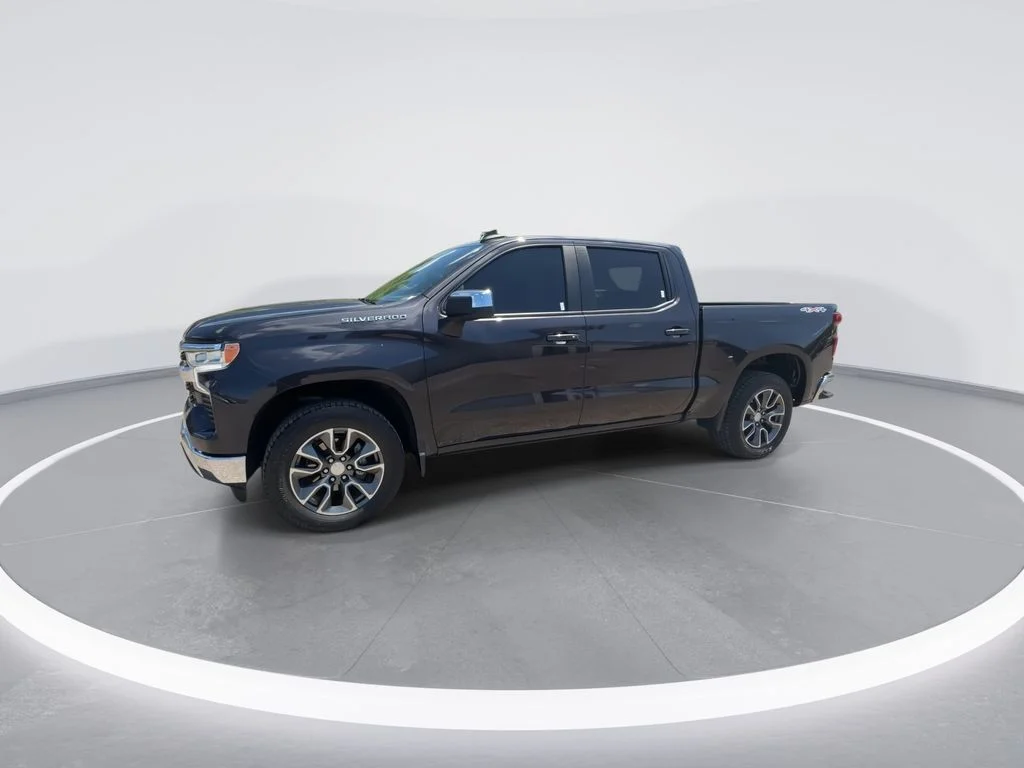 Used 2023 Gray Chevrolet LT image 5