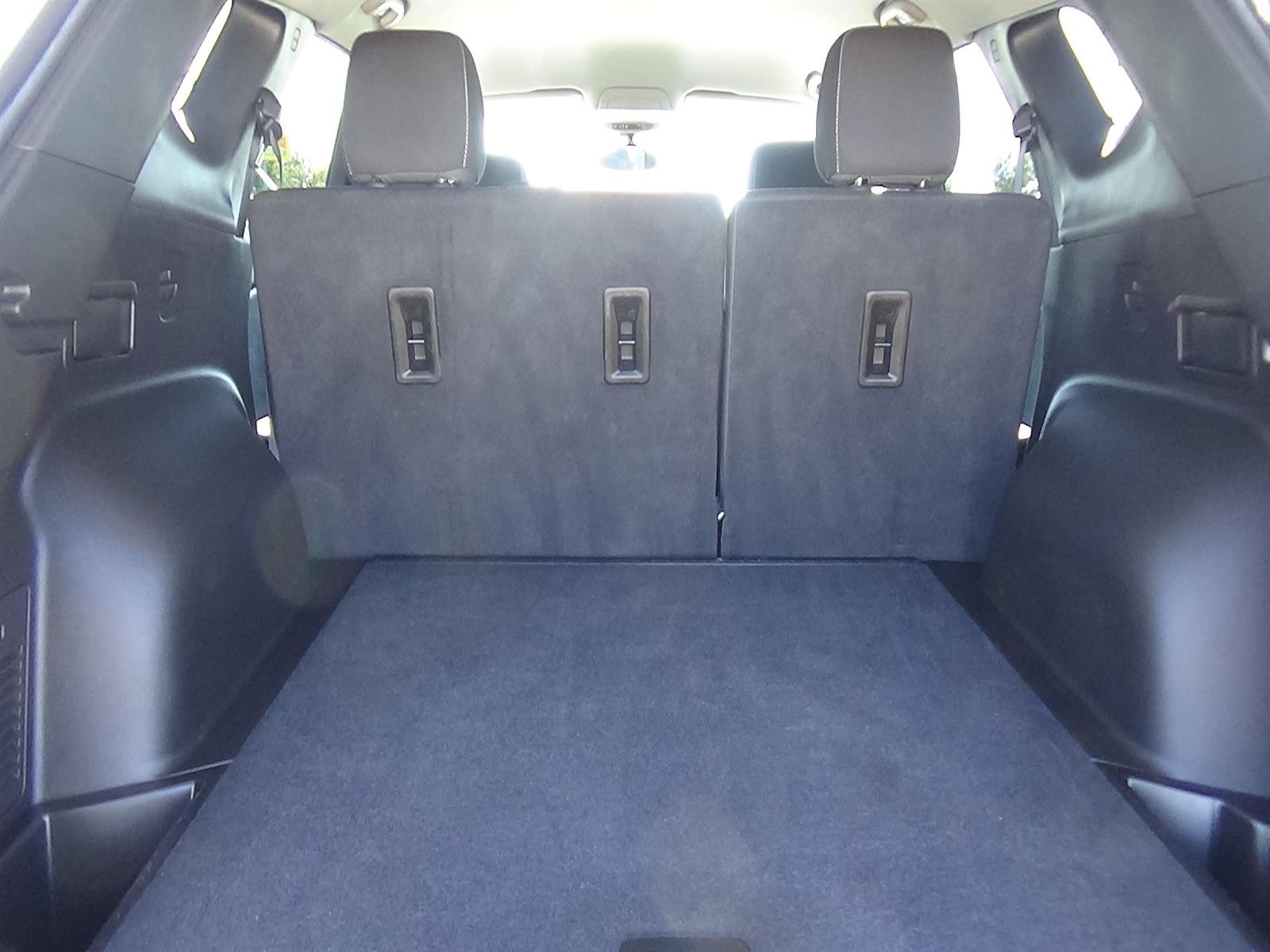 Used 2025 Summit White (gaz) Chevrolet LT image 11