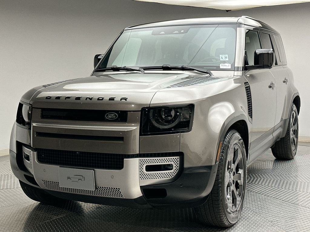 2025 Land Rover Defender 110 S P400's photo
