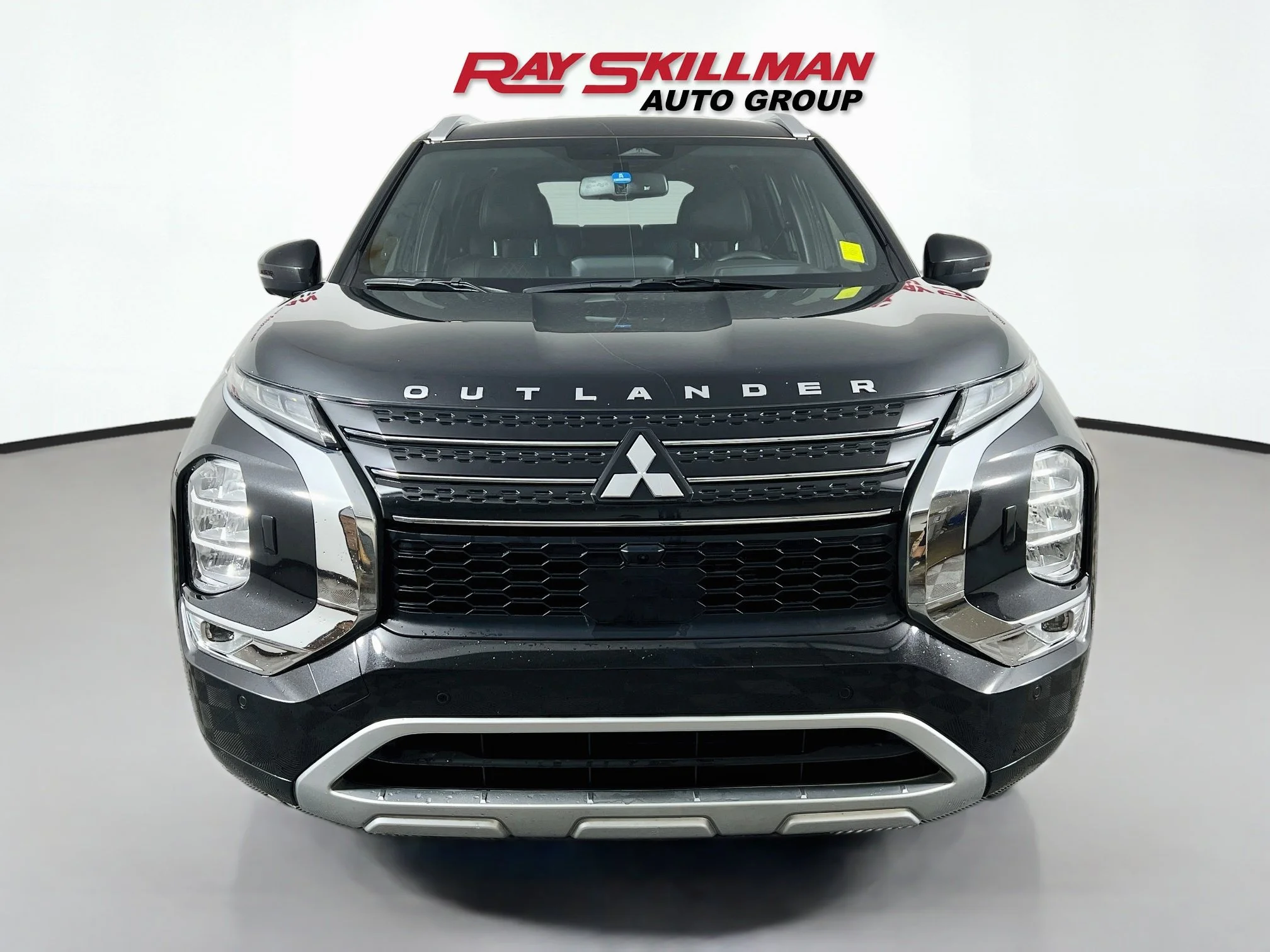 Used 2023 Black Mitsubishi SEL image 2