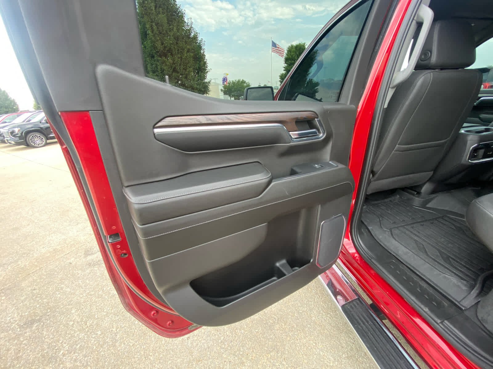 Used 2024 Volcanic Red Tintcoat GMC SLT image 23