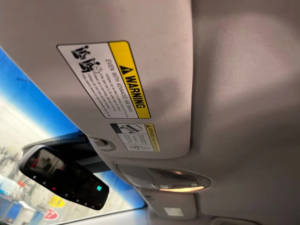 Used 2019 White Hyundai SE image 20