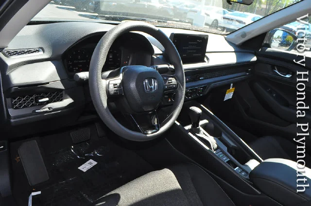 New 2026 Crystal Black Pearl Honda SE image 7