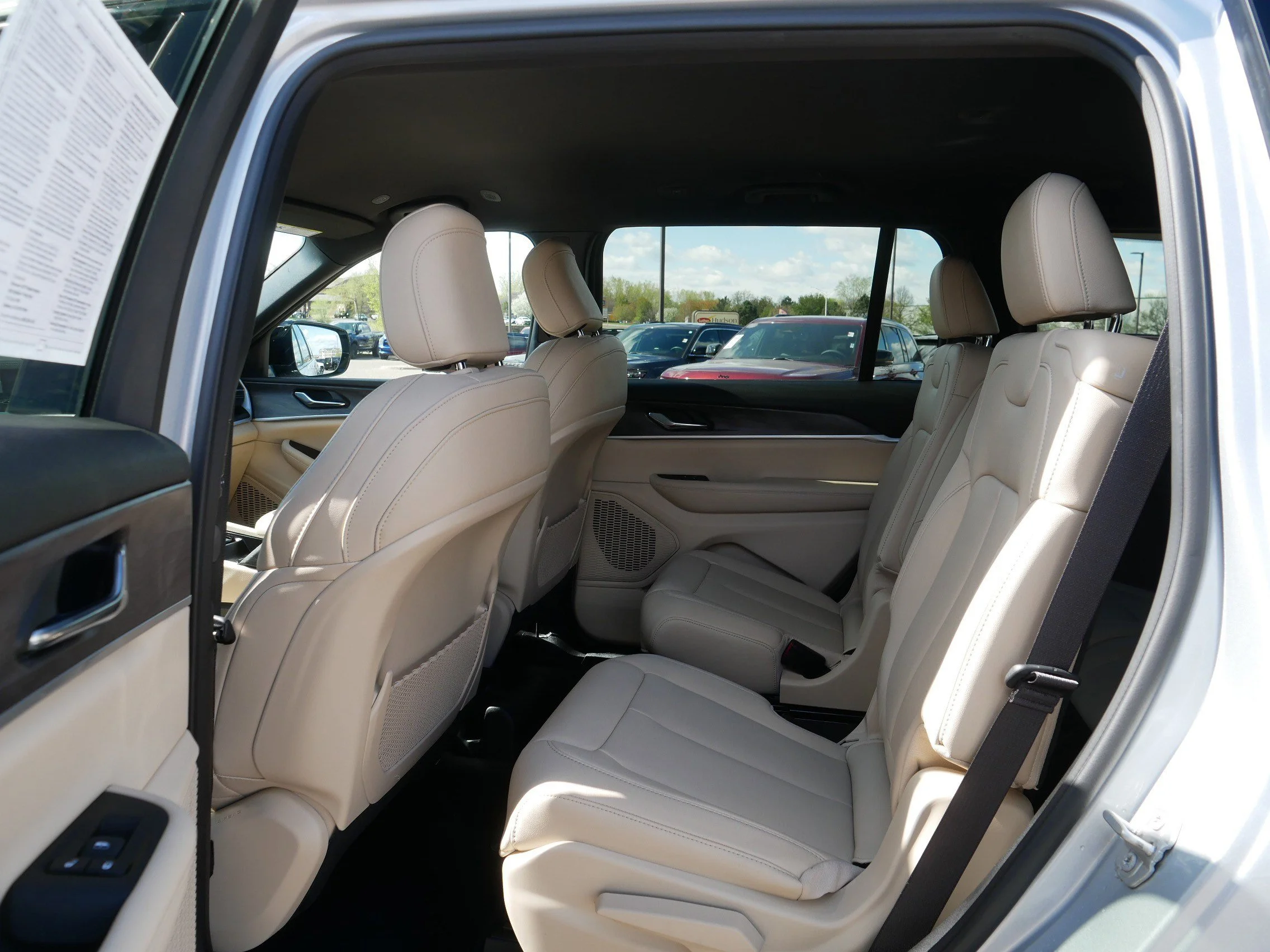 Used 2024 Silver Zynith Jeep Limited image 35