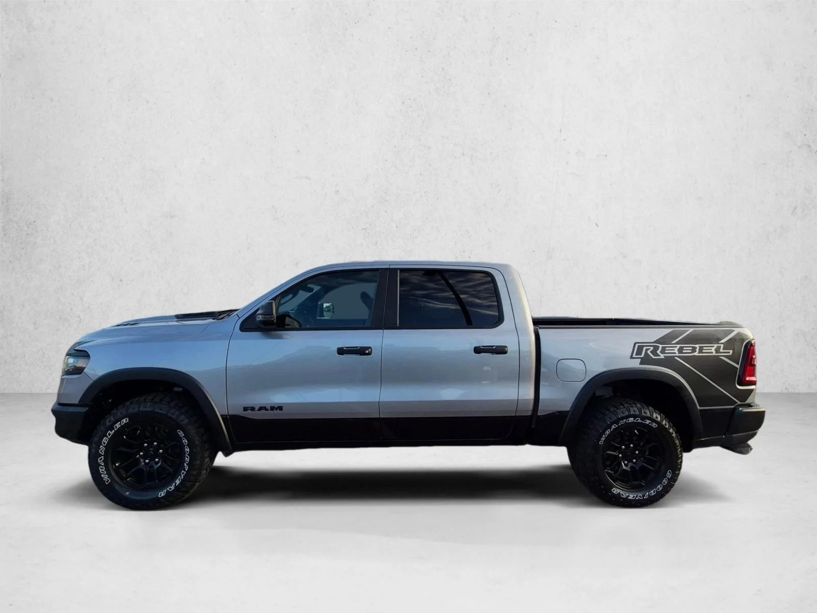 Certified Used 2025 Billet Silver Metallic Clearcoat Ram Rebel image 8